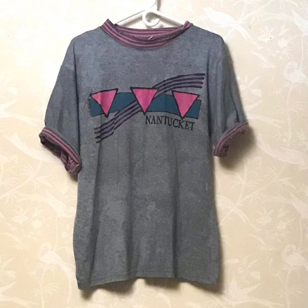 💥VERY RARE💥 Vintage Nantucket Retro / Neon Aesthetic T-shirt